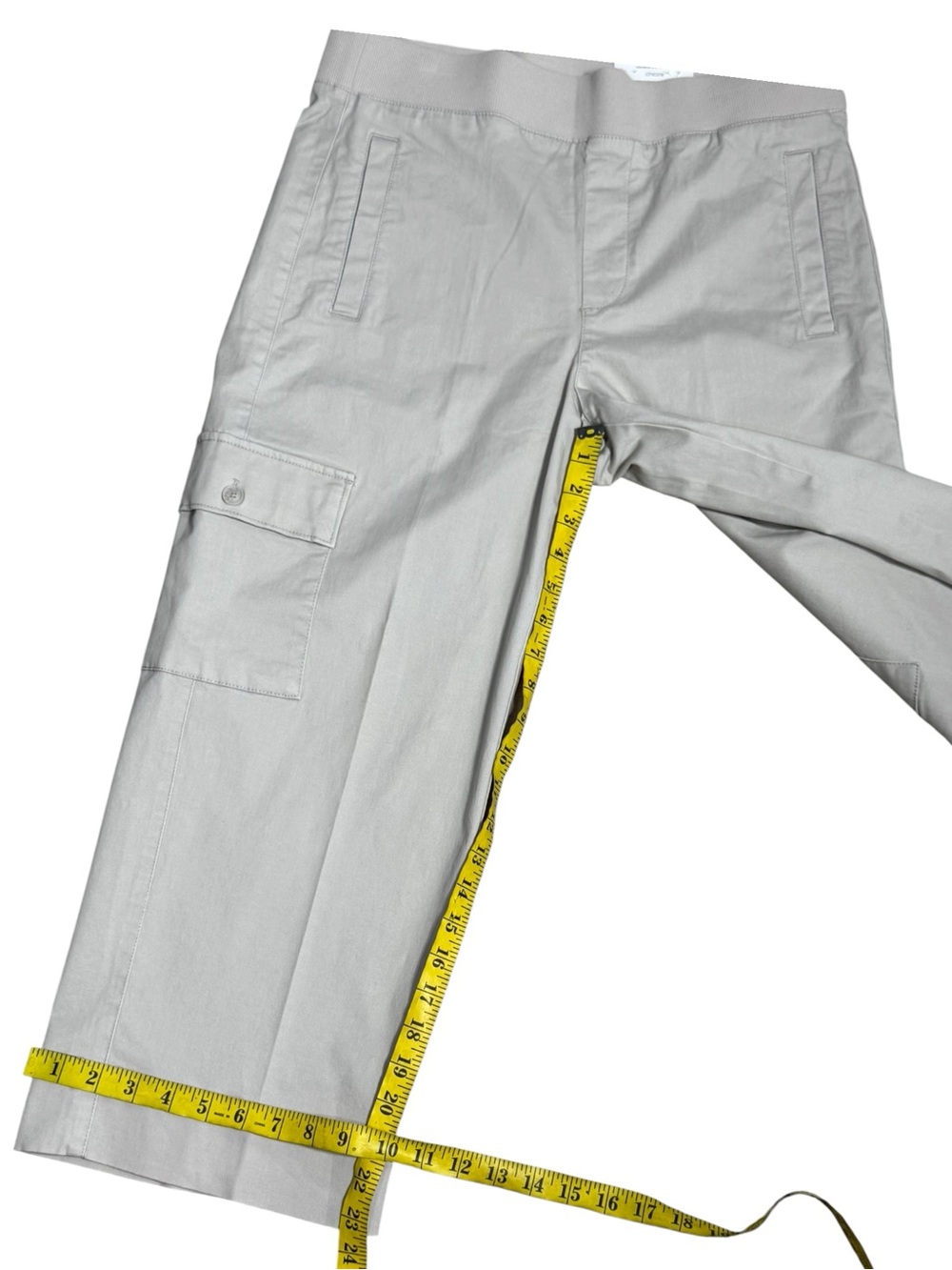 Chico’s Pull-On Cargo Wide Crop Pants Smokey Taupe Khaki Size 1.5 (US 10) NWT - Picture 4 of 6